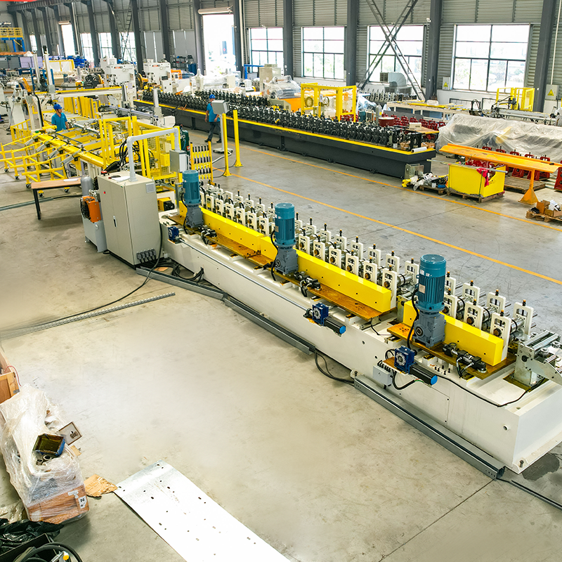CU-Profiliermaschine mit automatischem Breitenwechsel, Kettenantrieb, automatische Verpackung