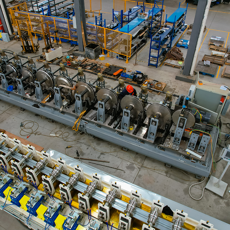 Rollformmaschine für Pralldeckendecken